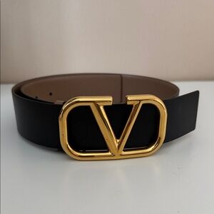Valentino VLogo Black/Beige Reversible 40mm Leather Belt 70